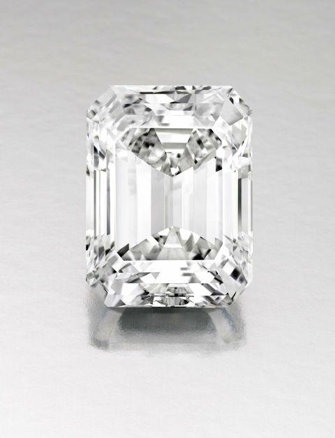 DIAMANT TAILLE EMERAUDE SOTHEB'S