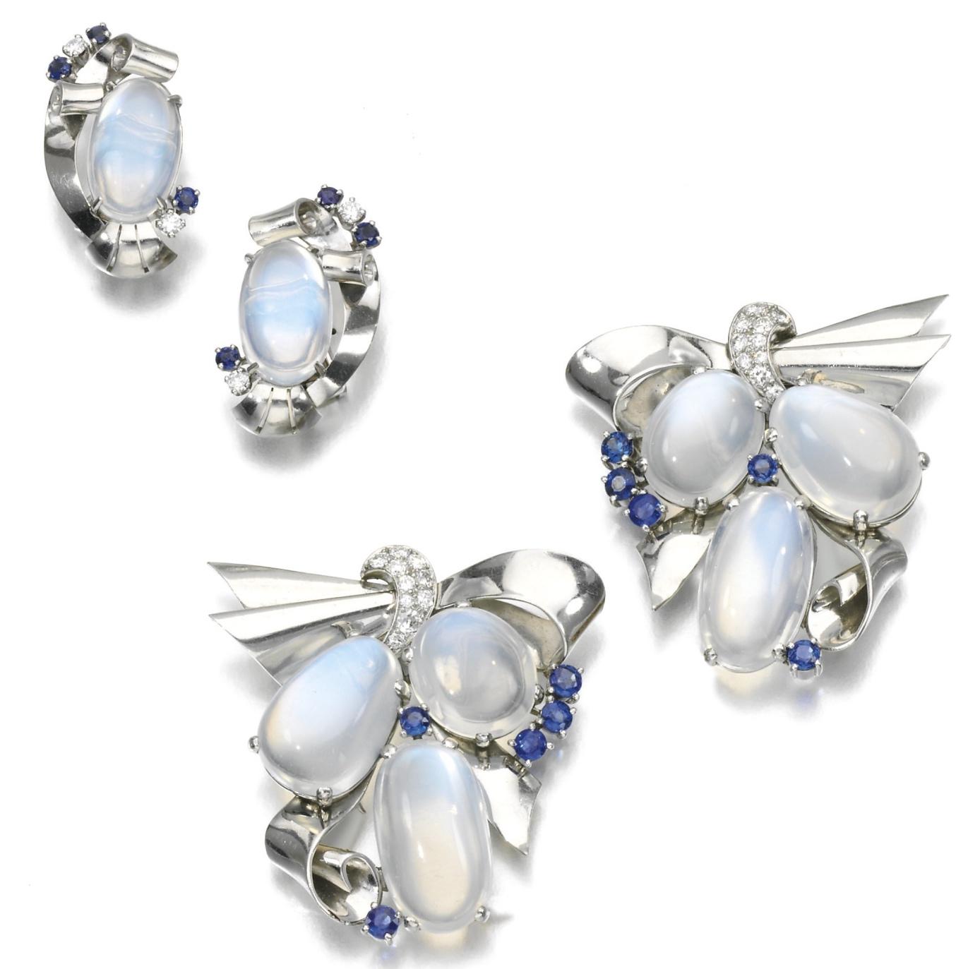 Boucles d'Oreilles et Clips Raymond Yard Pierres de Lune, Saphirs et Diamants 1940