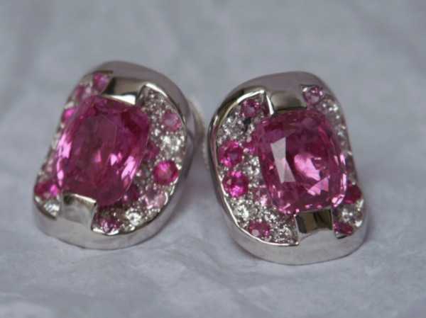 Boucles d'Oreilles Or, Saphirs Roses, Diamants