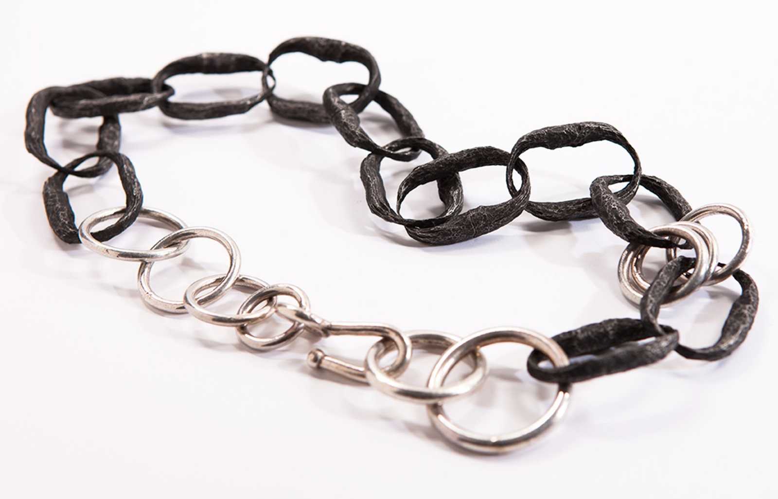 Jean Grisoni Chaîne marine Acier, Argent Crédit Elsa Vanier