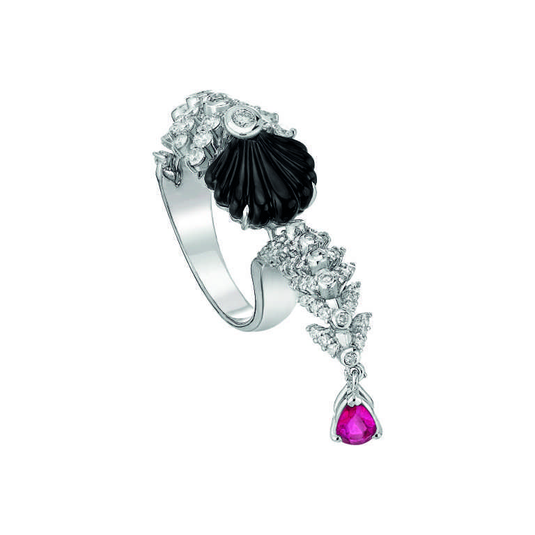 Bague "Adrienne" Or, Diamants, Rubellite, Onyx Crédit Lalique Joaillerie