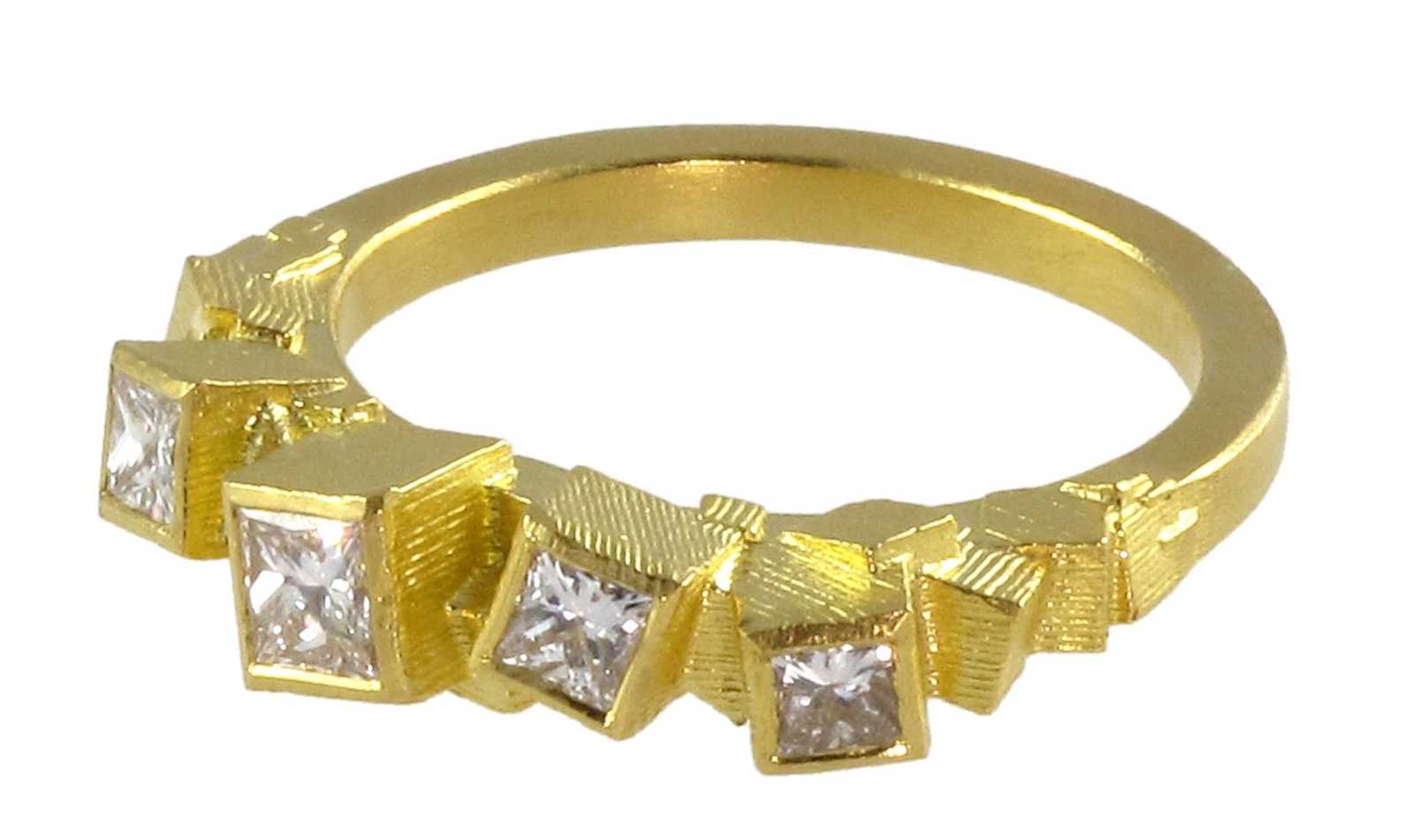 Jo Hayes Ward Bague Diamants, Or Crédit Elsa Vanier