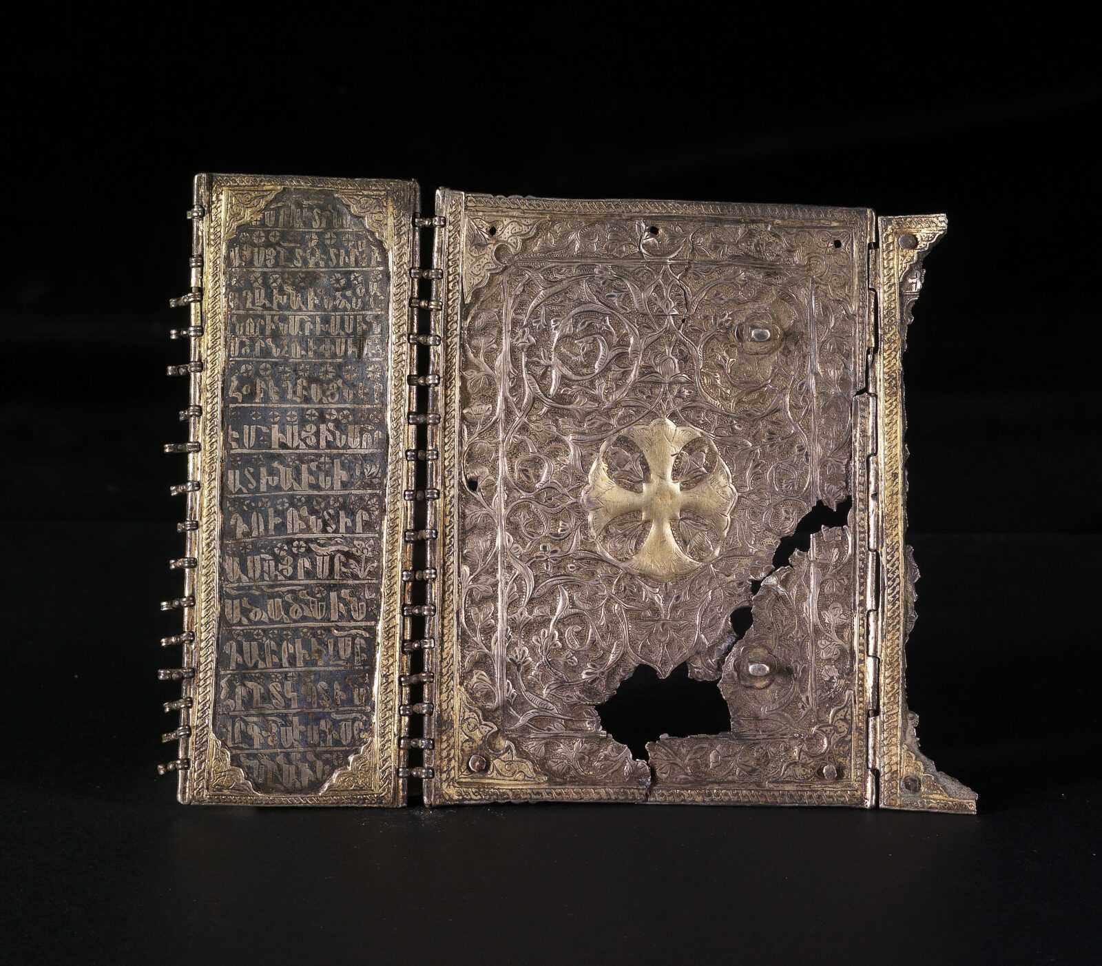 Reliure d'Évangile, Argent XVIIe siècle ©Thanos Kartsoglou - Seagullworks studio