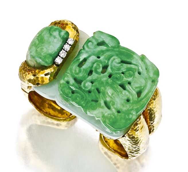 David Webb Bracelet-Manchette, Or martelé, jades, Diamants