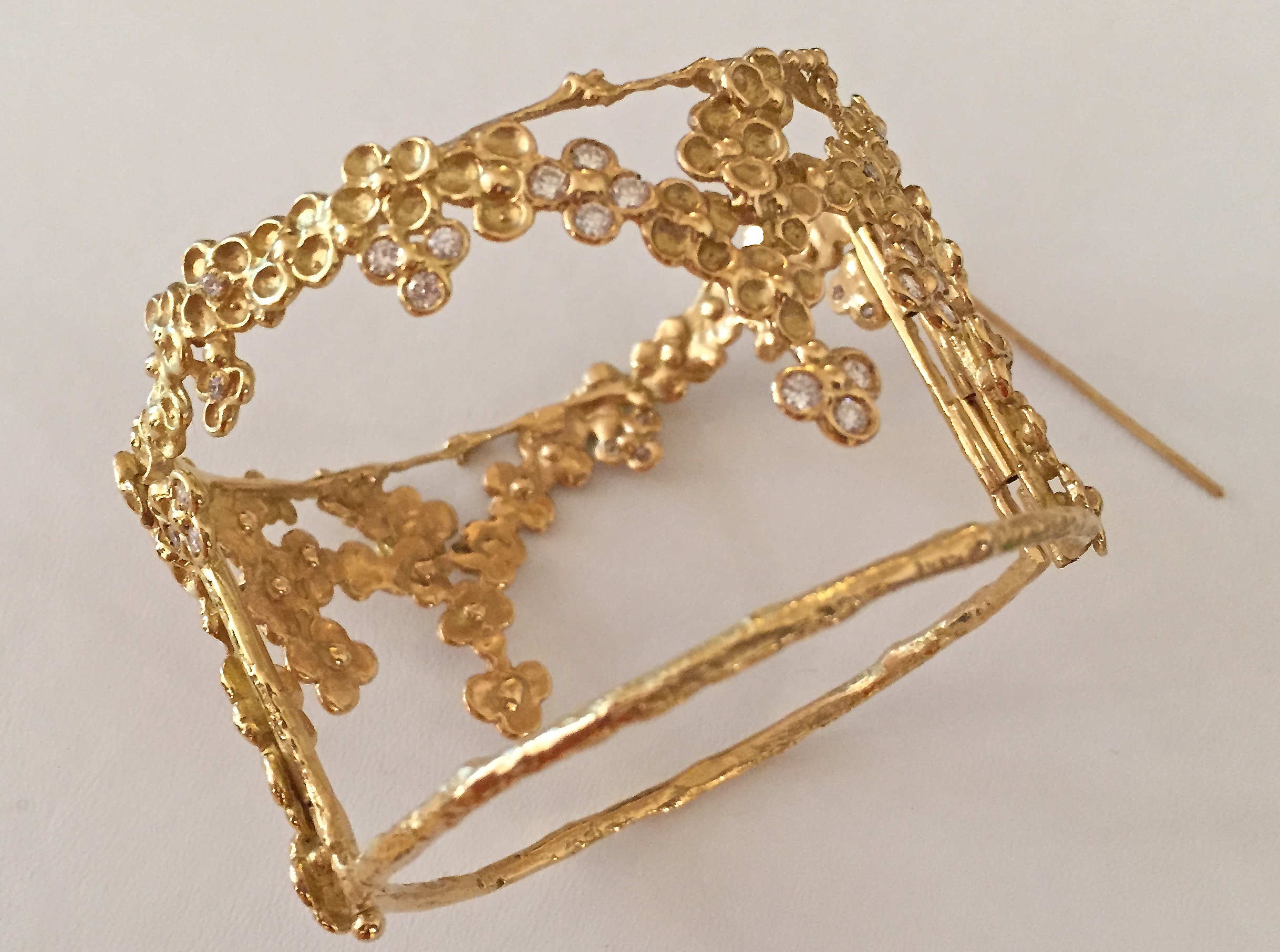 Bracelet Manchette Or, Diamants © Anaïs Reiner