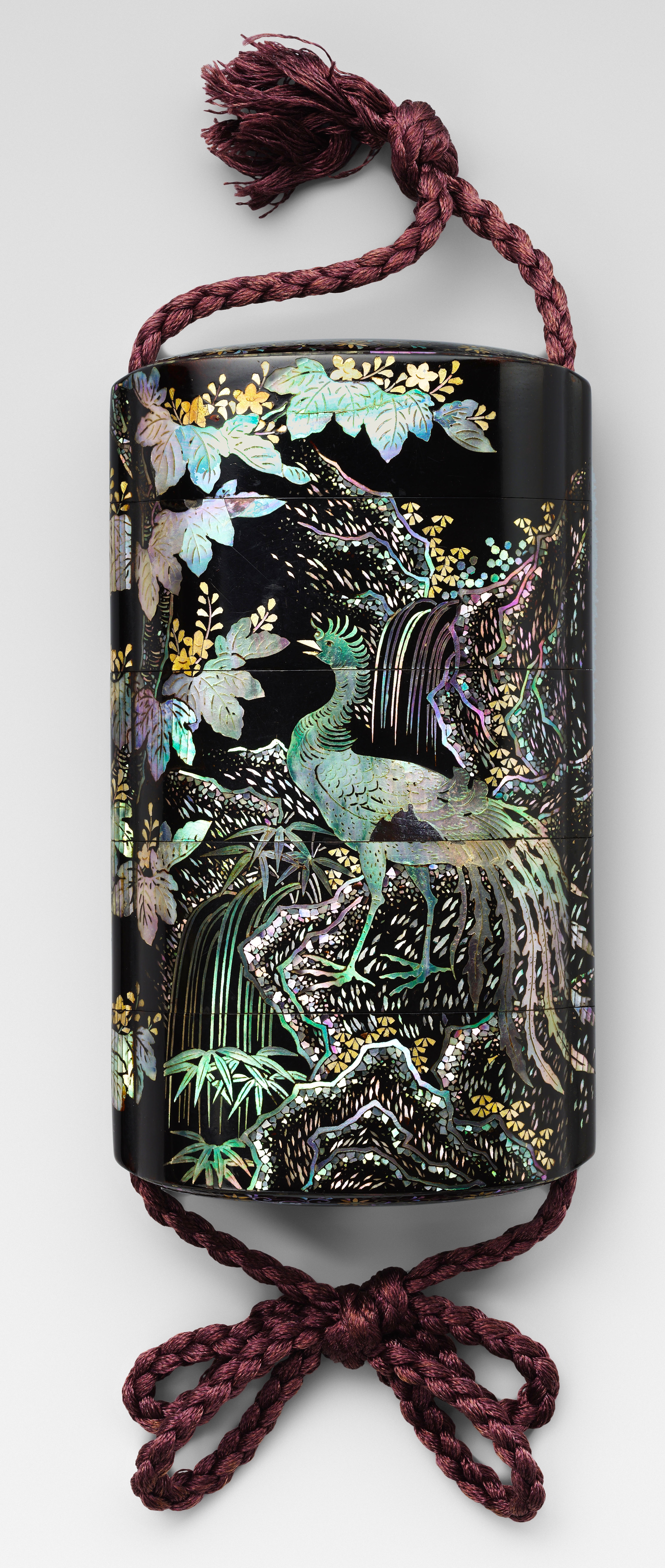 Inrô motif Phénix Laque, Nacre Japon XIXème siècle Fondation Baur