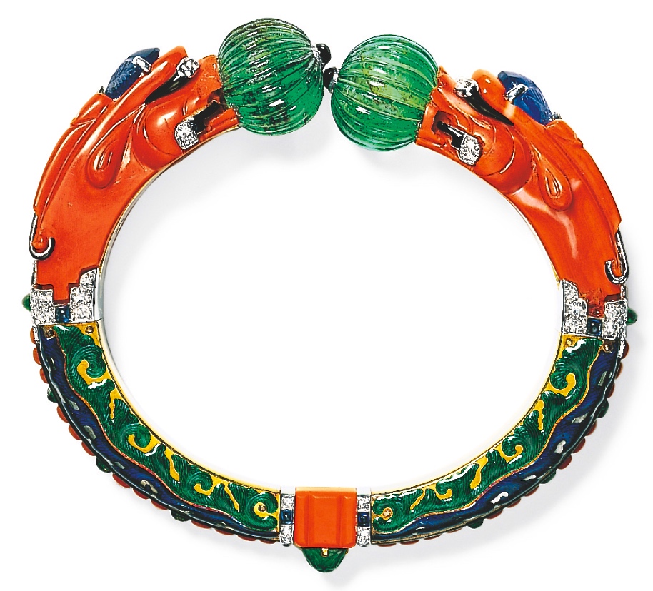 Bracelet Deux Chimères Platine, Or, Diamants, Émeraudes, Corail Cartier 1961