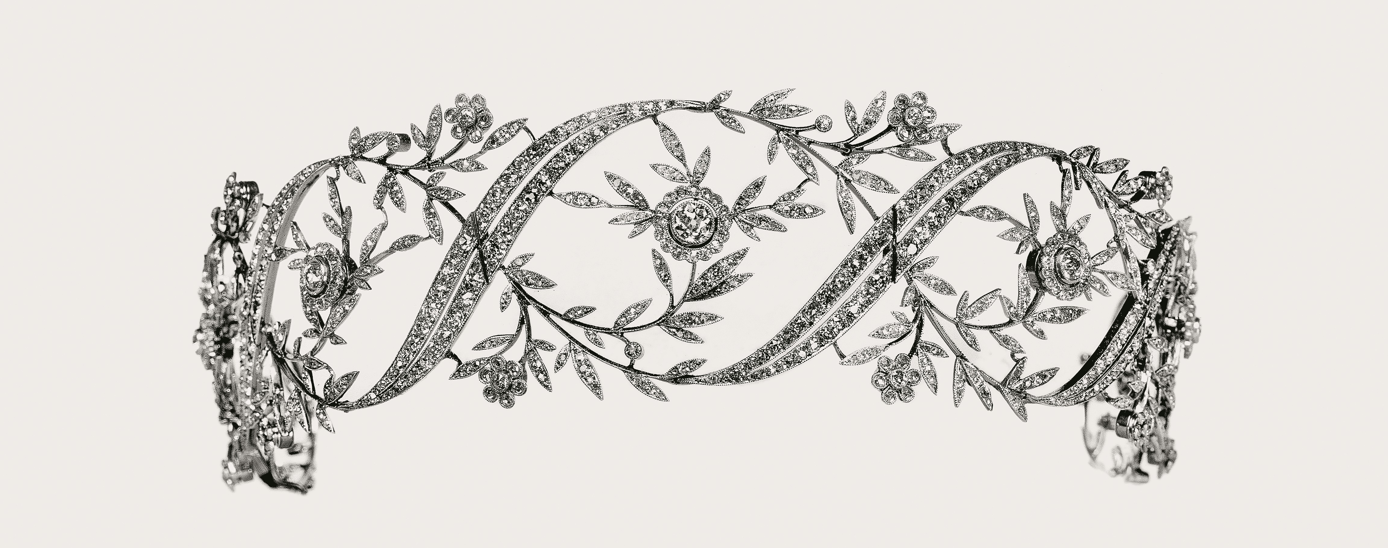 Diadème enroulements de feuillages 1909 © Chaumet
