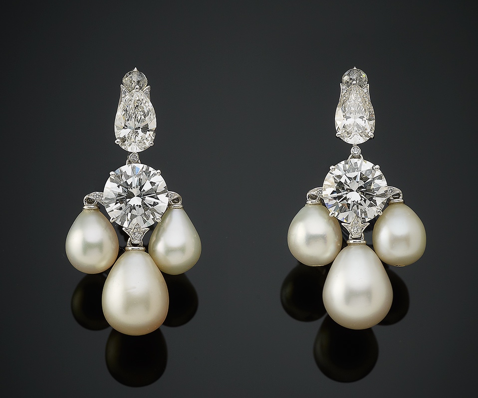Boucles d'Oreilles Bhagat Diamants, Perles, Platine 2012 The Al Thani Collection © Servette Overseas Limited 2014