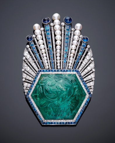 Broche Paul Iribe & Robert Linzeler Émeraude Colombie, Diamants, Saphirs, Perles, Platine 1910 The Al Thani Collection © Servette Overseas Limited 2014