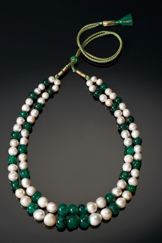 Collier Émeraudes, Perles Fines The Al Thani Collection © Servette Overseas Limited 2014