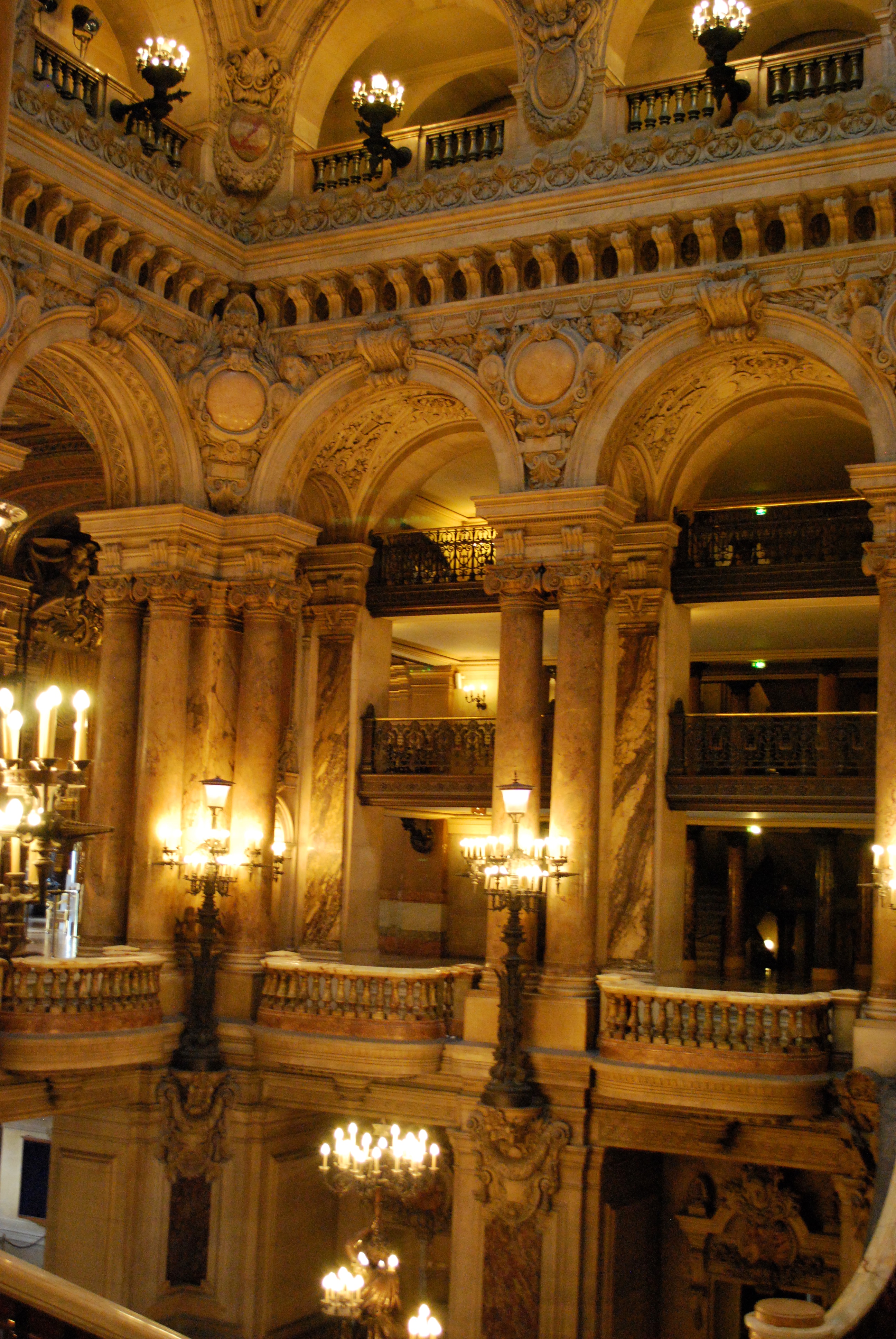 JOAILLERIE ET OPÉRA