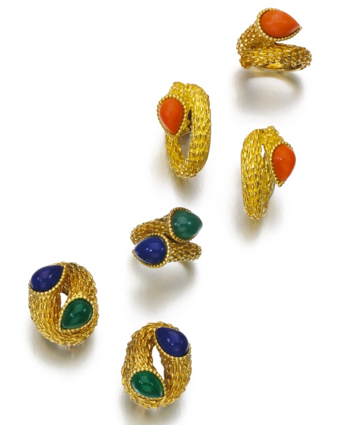 Boucles d'Oreilles Boucheron Corail, Lapis-Lazuli, Chalcédoine 1960