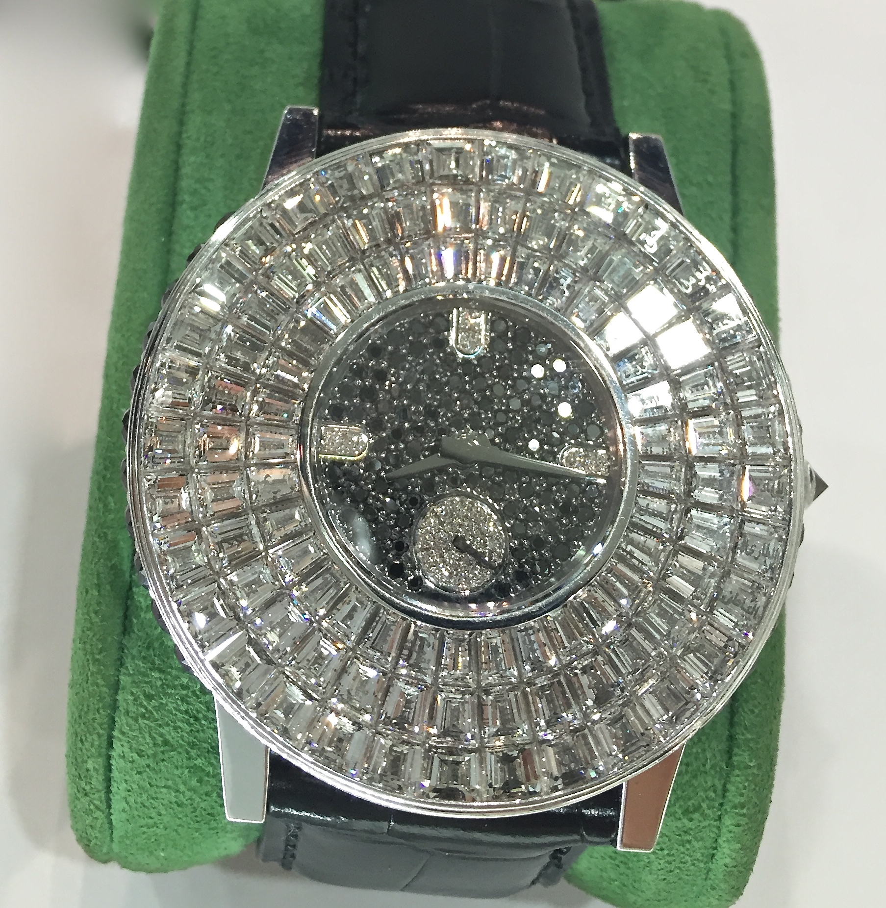 Kadaligems / Atelier Bosman Montres diamants gravés aux 99 noms d'Allah