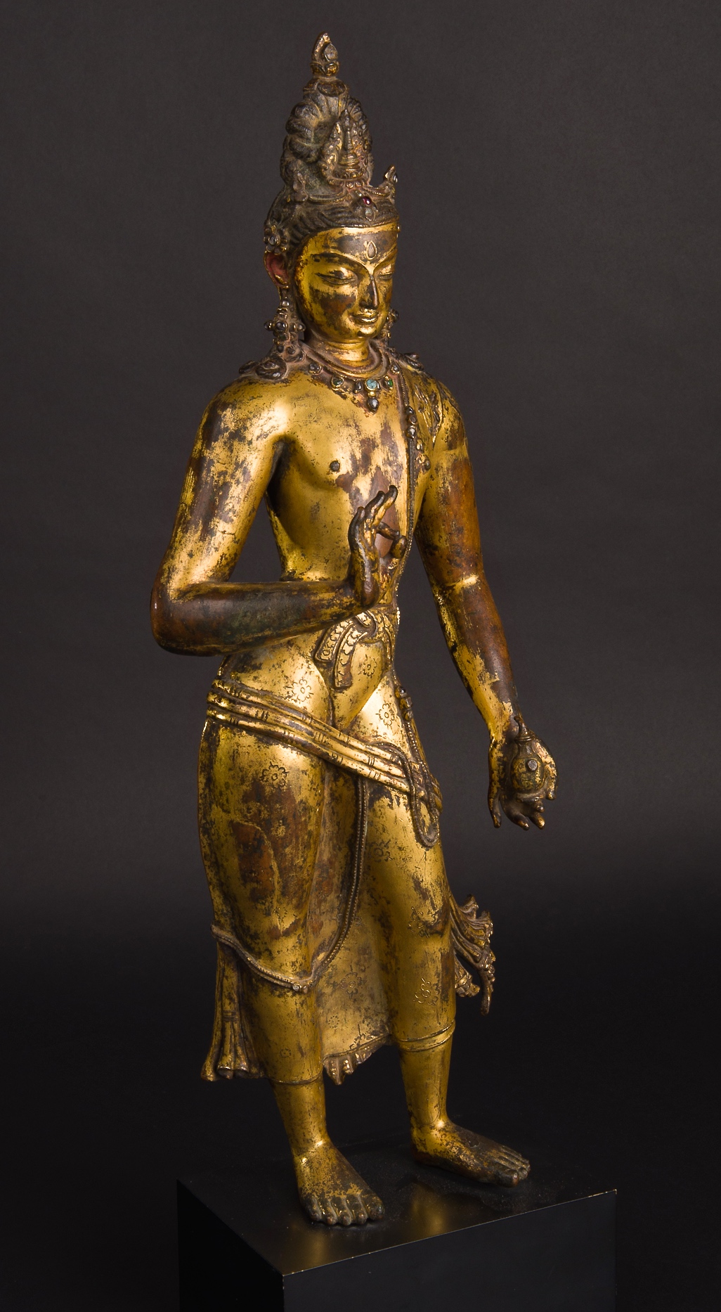 Maitreya Népal, Vers XIIème siècle Cuivre doré, pierres fines LAD 2014.033 © Louvre Abu Dhabi