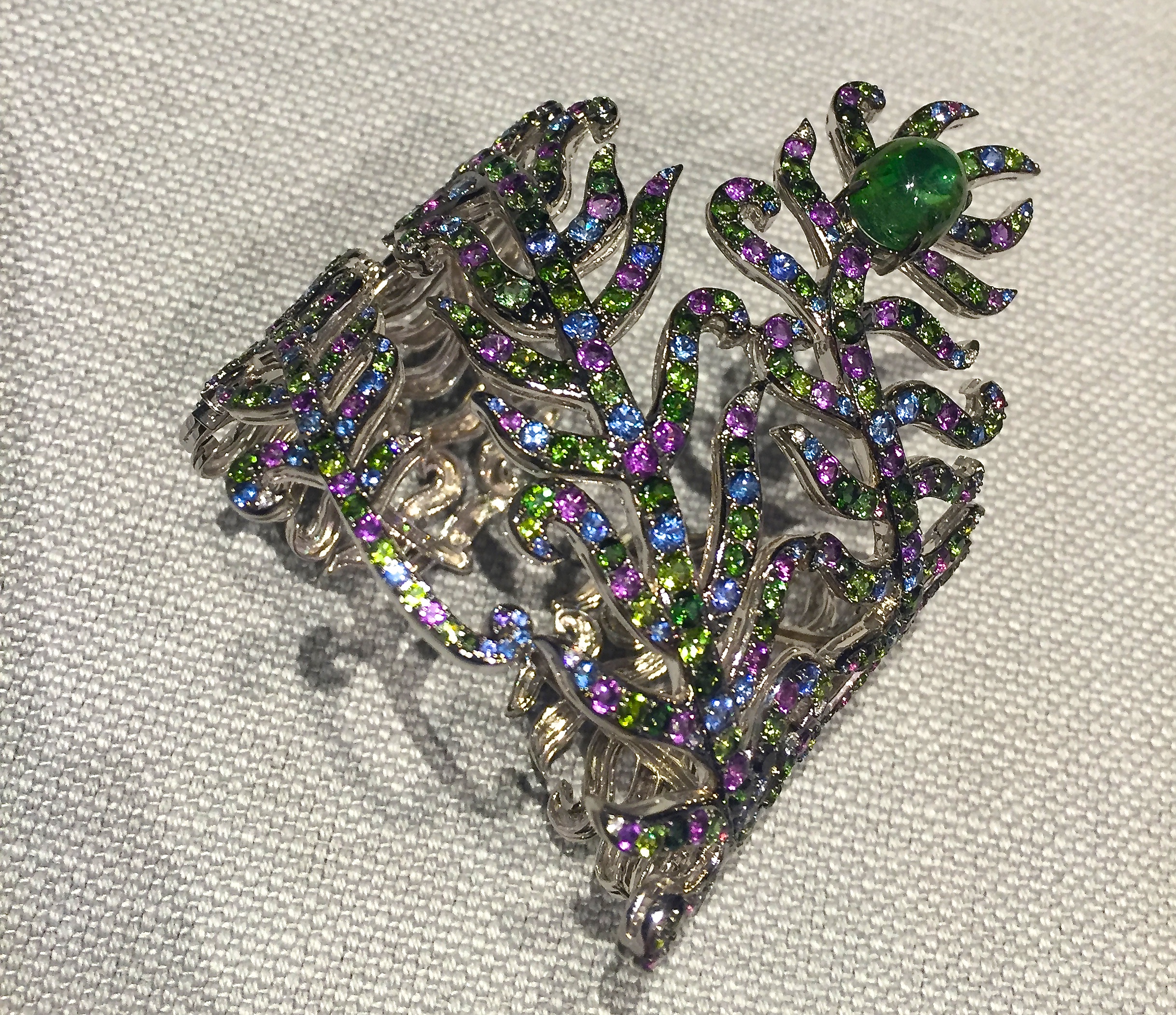 Manchette "Belle Époque" Tourmalines Vertes, Améthystes, Saphirs, Diamants.