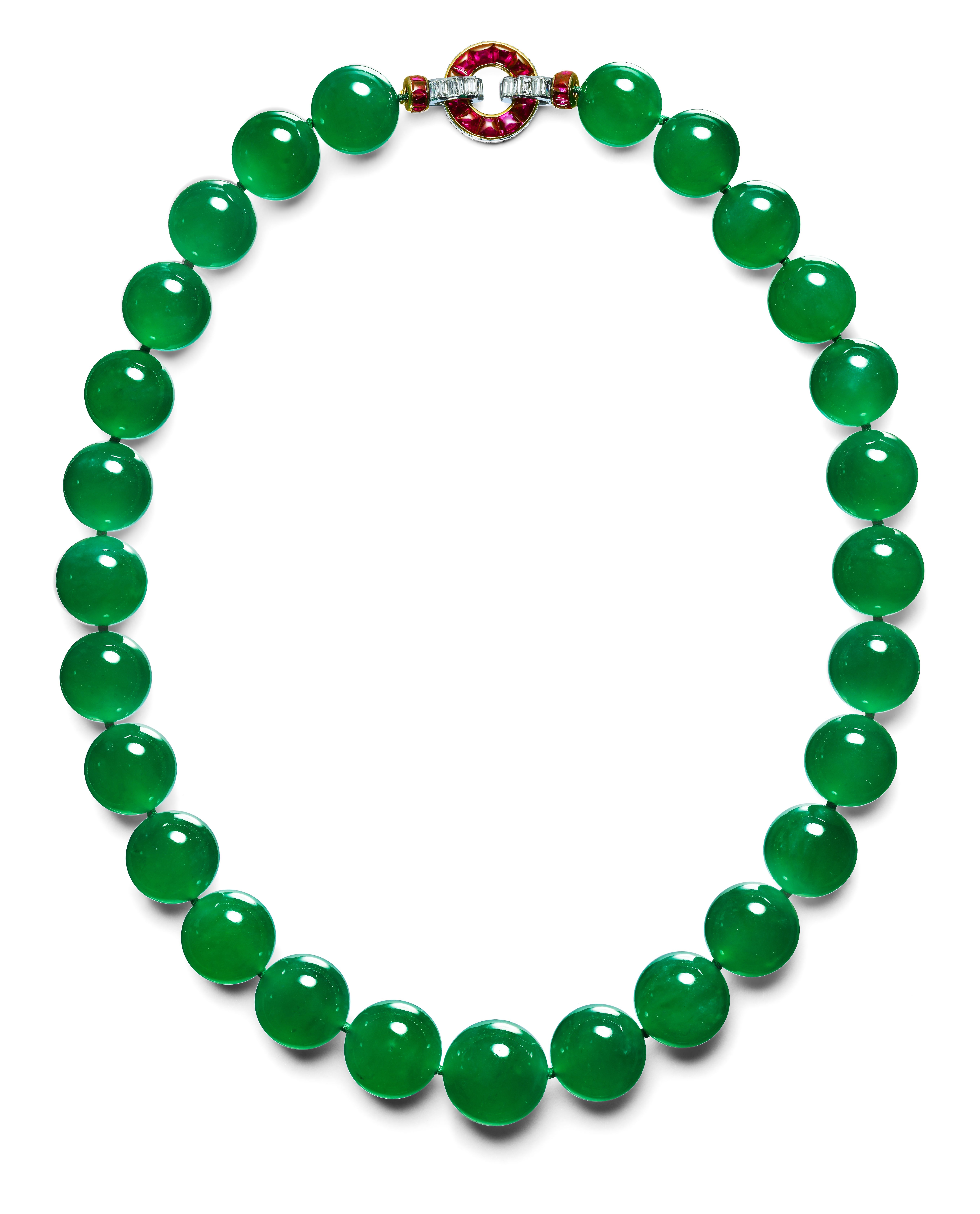 Collier ayant appartenu à Barbara Hutton. Cartier Paris, 1934. Vingt-sept boules de jadéite, de 15 à 19 mm, platine, or, diamants, rubis. © Cartier